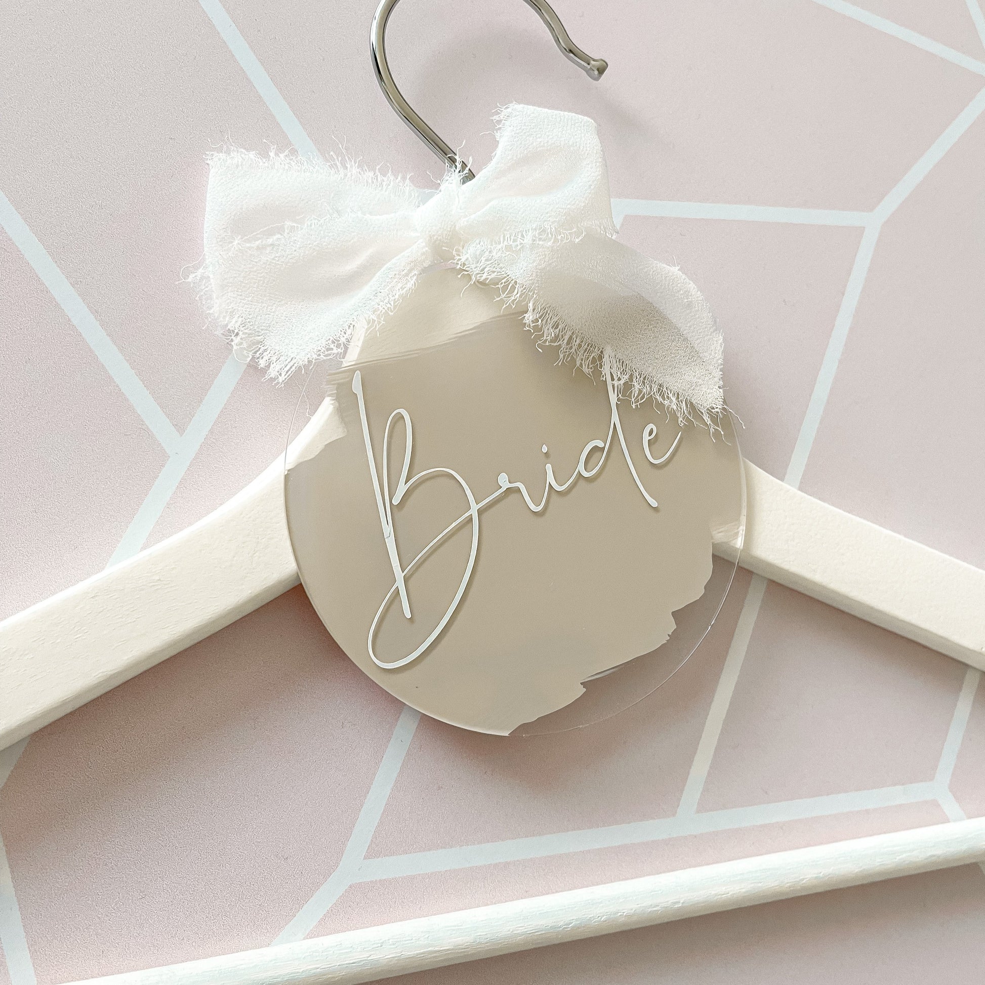 Bride hanger details